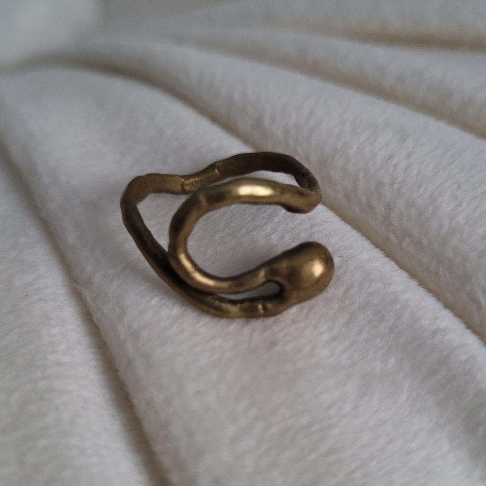 Unique Gold-Tone Ring